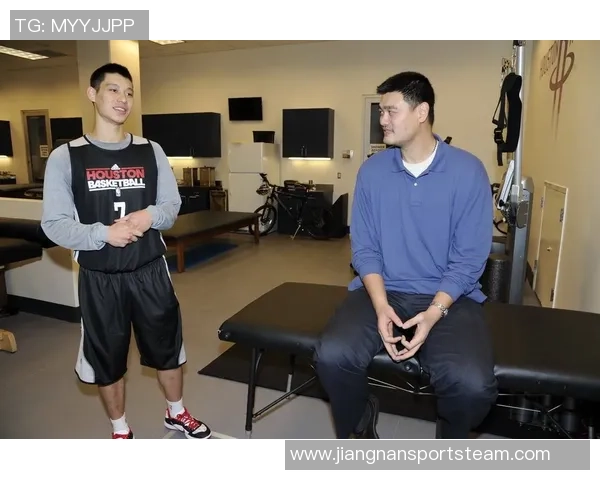 书豪香港企业峰会之旅与蔡老板姚明相聚并畅游迪士尼乐园