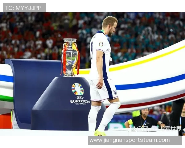 凯恩已进18球能否挑战莱万德甲单赛季41球纪录引发热议